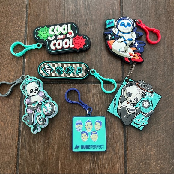 Dude Perfect Keychains/Backpack Clips Lot of Six MyBooster - Picture 1 of 2